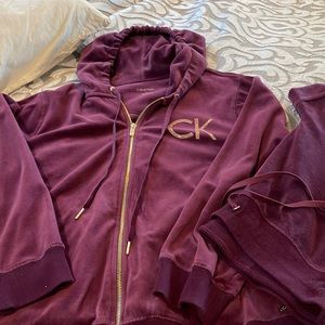 Velour warm up suit